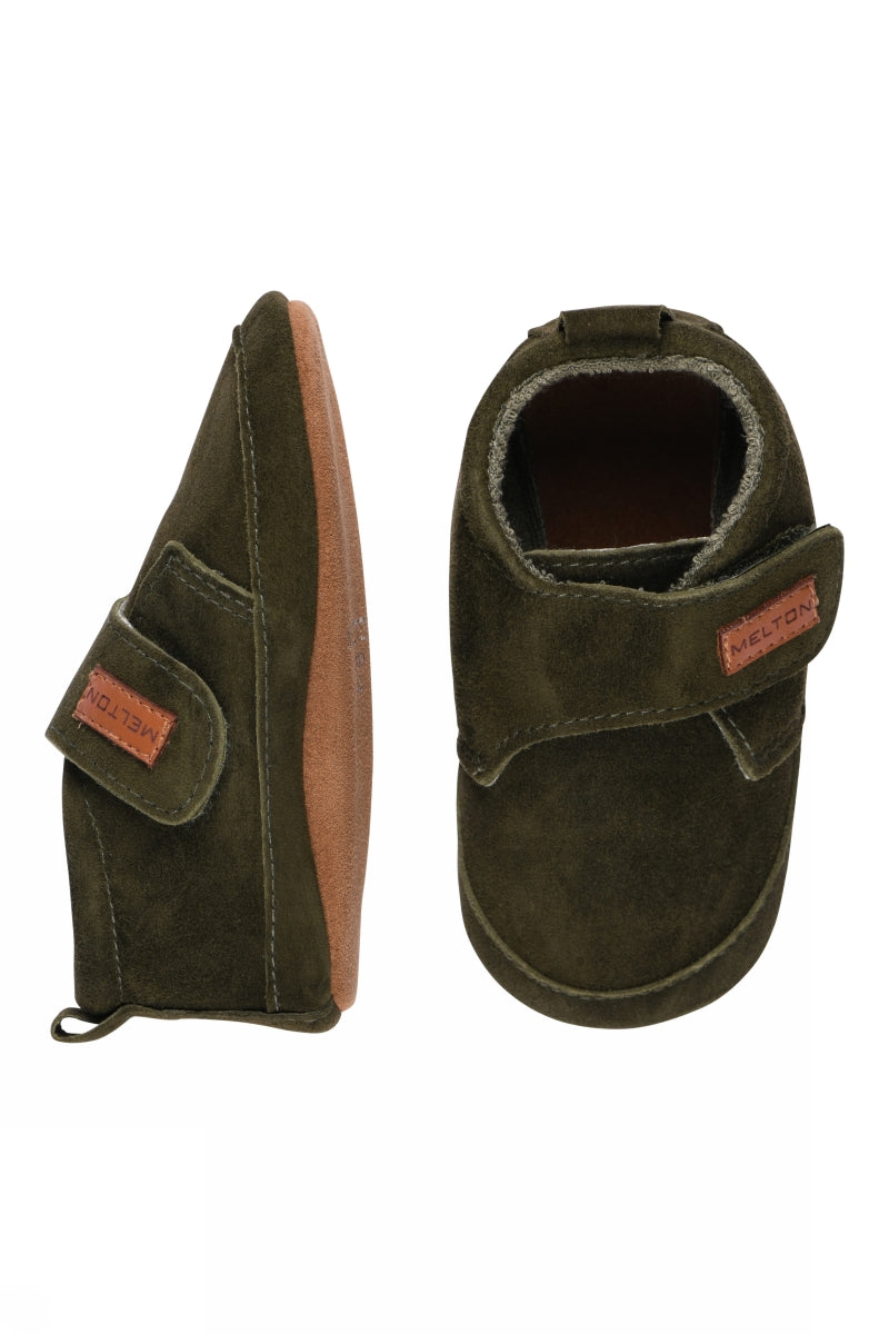 Suede slippers